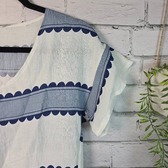 BOUTIQUE BOLD STRIPE CROP TOP RUFFLED HEM BLUE AND WHITE WOMENS SIZE MED - Picture 2 of 7